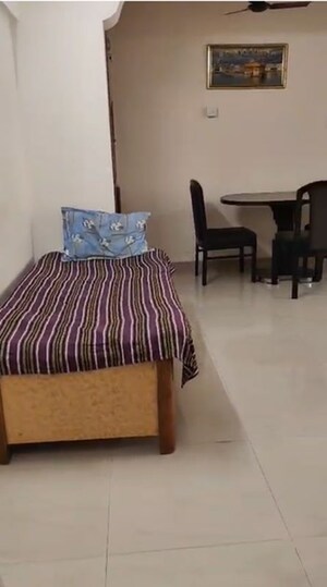 Living Room in 2.5 BHK Apartment at Chembur – for Rent