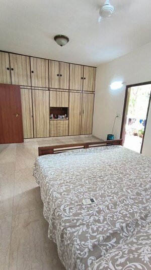 Bedroom in 4 BHK Apartment at Joshi Vadi – for Rent