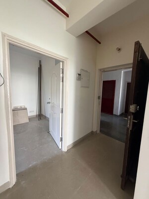 Room in 4 BHK Apartment at Ansal Sushant Golf City Celebrity Greens, Sushant Golf City – for Rent