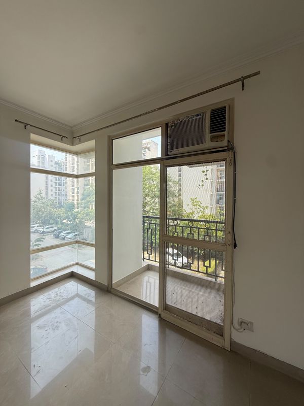 4 BHK 2500 Sq.Ft. Apartment in Ansal Sushant Golf City Celebrity Greens