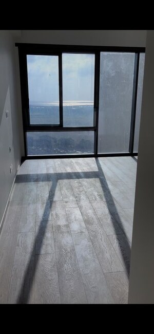 Room in 3 BHK Apartment at Piramal Mahalaxmi, Mahalaxmi – for Rent