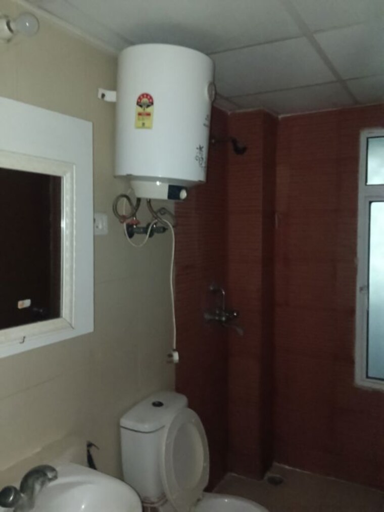 Bathroom, mahagun-mywoods 3 Bedroom 1235 Sq.Ft. Apartment In Sector 16c Greater Noida Greater Noida 10431095