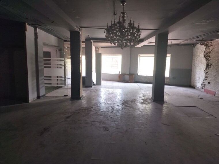 Room, defence colony Commercial Office Space 2800 Sq.Ft. In Defence Colony Delhi 10431004