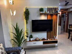 Furnished Amenities in 3 BHK Apartment at Gaur City 7th Avenue, Sector 4 Greater Noida – for Rent