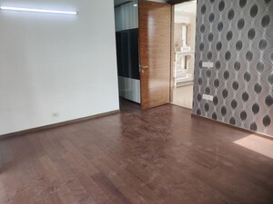 Room in 4 BHK Apartment at M3M Golf Estate, Sector 65 – for Rent