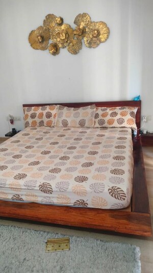 Bedroom in 3.5 BHK Apartment at Shalimar One World Valencia County, Gomti Nagar – for Rent