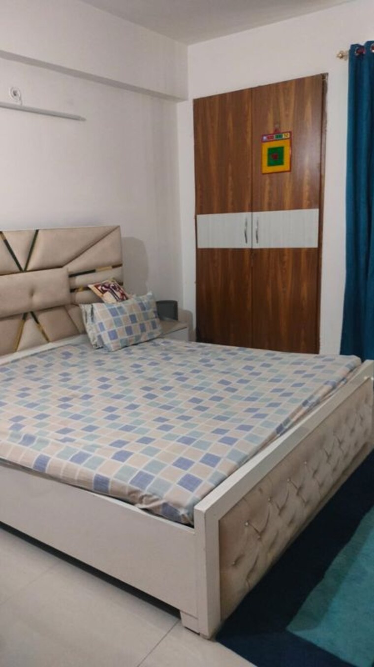 Bedroom, shalimar-one-world-valencia-county 3.5 Bedroom 2200 Sq.Ft. Apartment In Gomti Nagar Lucknow 10431175