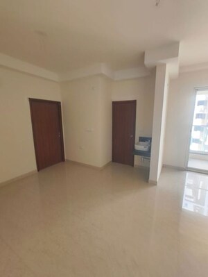 Room in 3 BHK Apartment at Aurobindo The Regent, Kondapur – for Sale