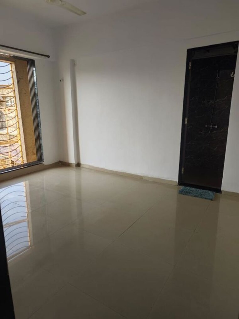 Room, puranik-city-phase-iii 1 Bedroom 320 Sq.Ft. Apartment In Ghodbunder Road Thane 10431195