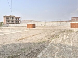  Plot For Sale in Amausi