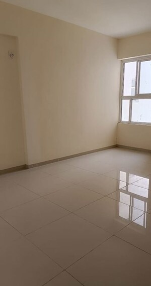 Room in 2 BHK Apartment at Wave Dream Homes, Wave City – for Sale