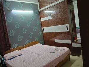 Furnished Amenities in 3 BHK Builder Floor at Vaishali Sector 4 – for Sale