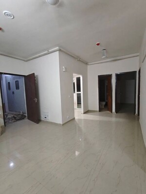 Room in 2 BHK Apartment at Gaur City 2 - 12th Avenue, Sector 16c Greater Noida – for Rent