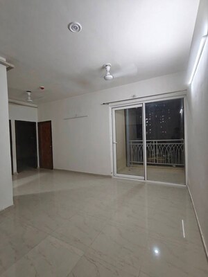 Room in 2 BHK Apartment at Gaur City 2 - 12th Avenue, Sector 16c Greater Noida – for Rent