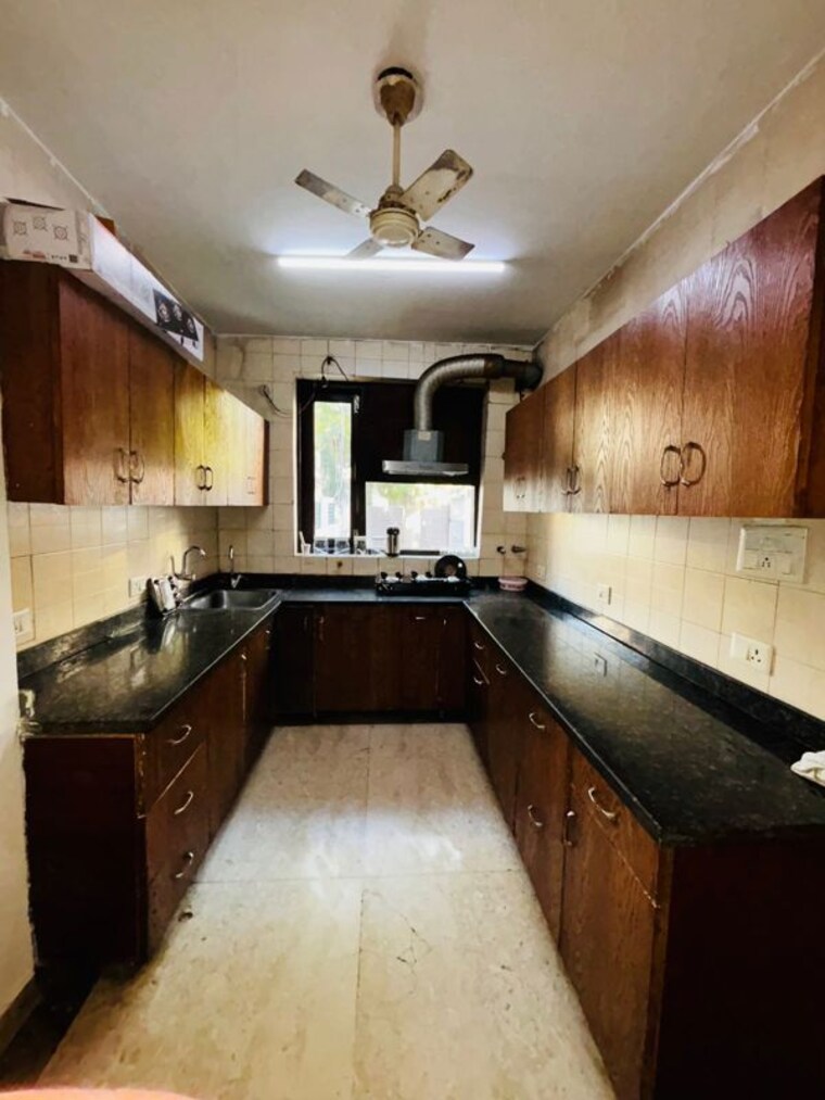 Kitchen, ansal-plaza-gurgaon 3 Bedroom 1800 Sq.Ft. Builder Floor In Palam Vihar Gurgaon 10431296