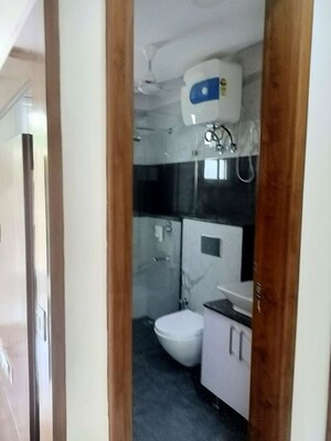Bathroom in 3 BHK Builder Floor at Ansal Plaza Gurgaon, Palam Vihar – for Rent