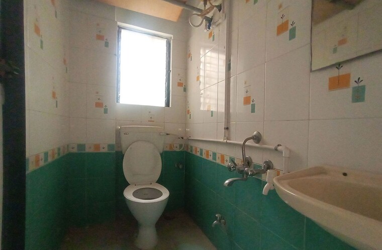 Bathroom, mahalaxmi-society 2 Bedroom 980 Sq.Ft. Apartment In Wakad Pune 10431305