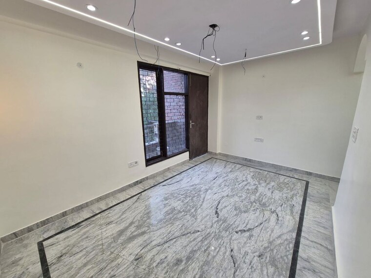 Room, ramesh nagar 2 Bedroom 100 Sq.Yd. Builder Floor In Ramesh Nagar Delhi 10430900