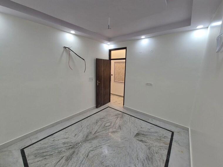 Room, ramesh nagar 2 Bedroom 100 Sq.Yd. Builder Floor In Ramesh Nagar Delhi 10430900