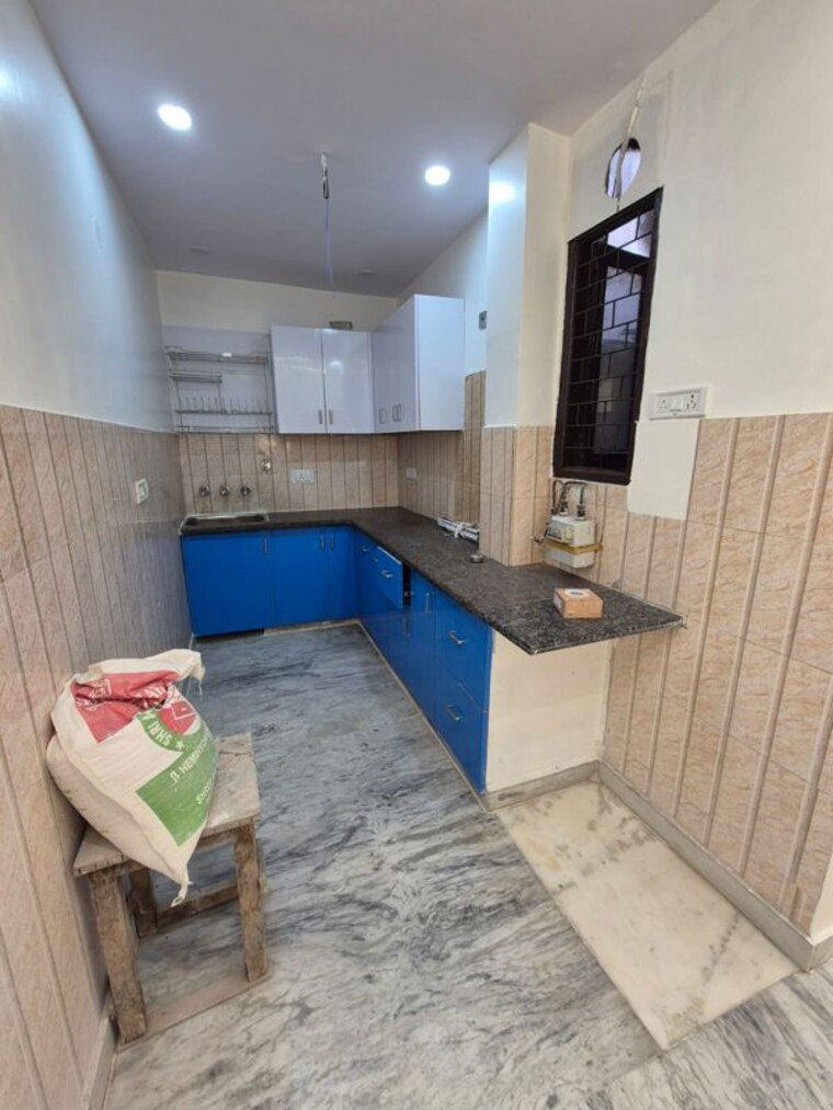 Kitchen, ramesh nagar 2 Bedroom 100 Sq.Yd. Builder Floor In Ramesh Nagar Delhi 10430900