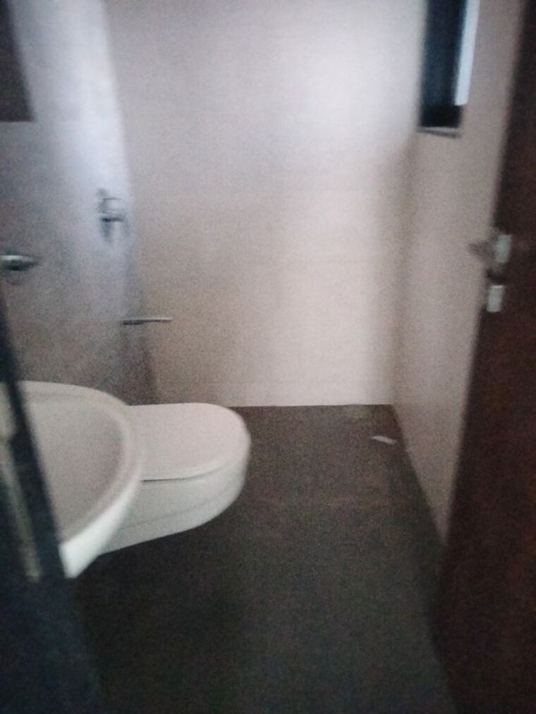 Bathroom, je-and-vee-shiv-krupa 1 Bedroom 421 Sq.Ft. Apartment In Malad East Mumbai 10431338