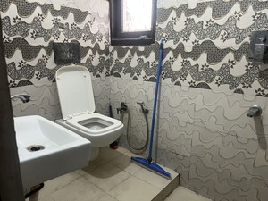 Team Area in 3 BHK Builder Floor at Vipul World Floors, Sector 48 – for Rent