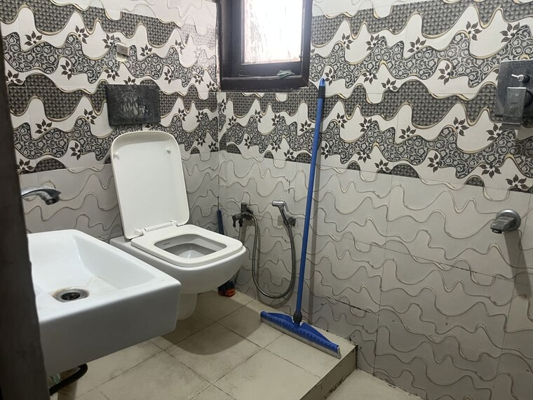 Team Area, vipul-world-floors 3 Bedroom 192 Sq.Yd. Builder Floor In Sector 48 Gurgaon 10431343
