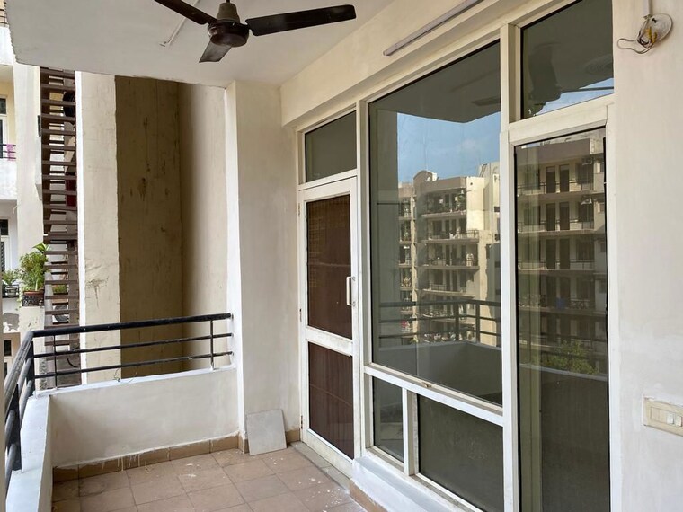 Balcony, singla-south-city 3 Bedroom 1810 Sq.Ft. Apartment In Lohgarh Zirakpur 10431364