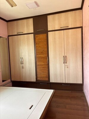Room in 3 BHK Apartment at Runwal The Orchard Residency, Ghatkopar West – for Rent