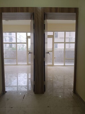 Room in 2 BHK Apartment at Pyramid Midtown, Sector 59 – for Rent