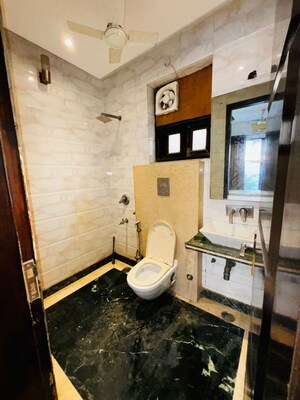 Team Area in 3 BHK Builder Floor at Ansal Plaza Gurgaon, Palam Vihar – for Rent