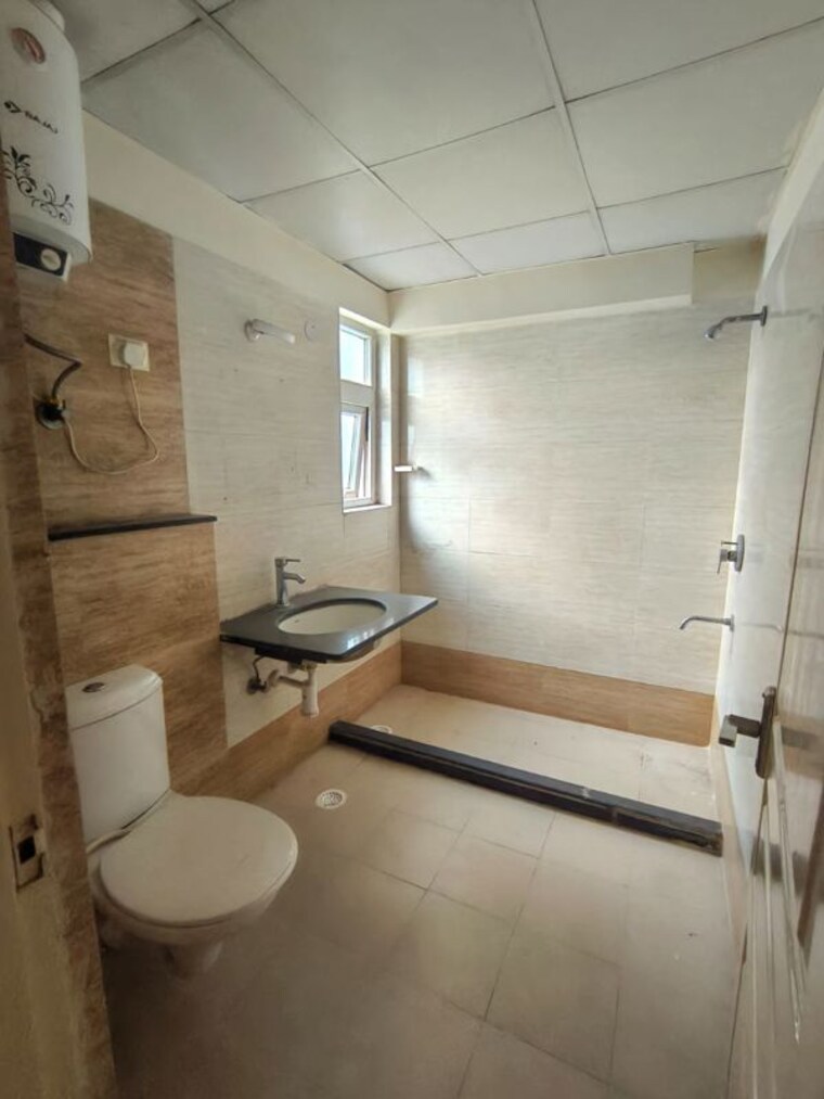 Bathroom, corona-optus 3 Bedroom 1775 Sq.Ft. Apartment In Sector 37c Gurgaon 10431354