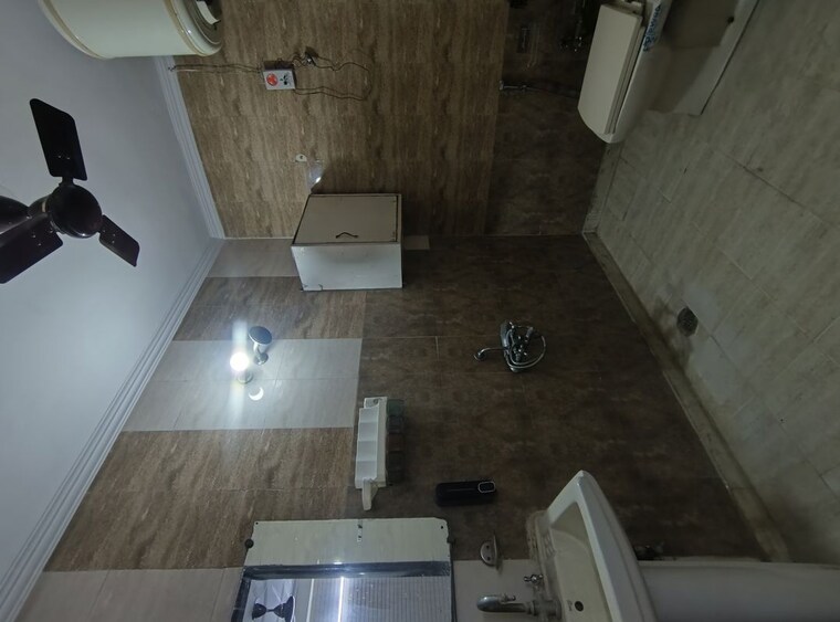 Bathroom, govindpuri 2 Bedroom 680 Sq.Ft. Builder Floor In Govindpuri Delhi 10431257
