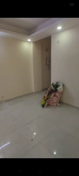Room in 3 BHK Builder Floor at Vasant Kunj – for Rent