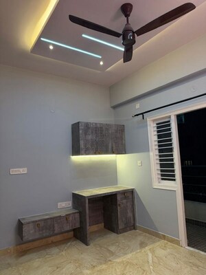 Room in 2 BHK Apartment at Kalyan Nagar – for Rent