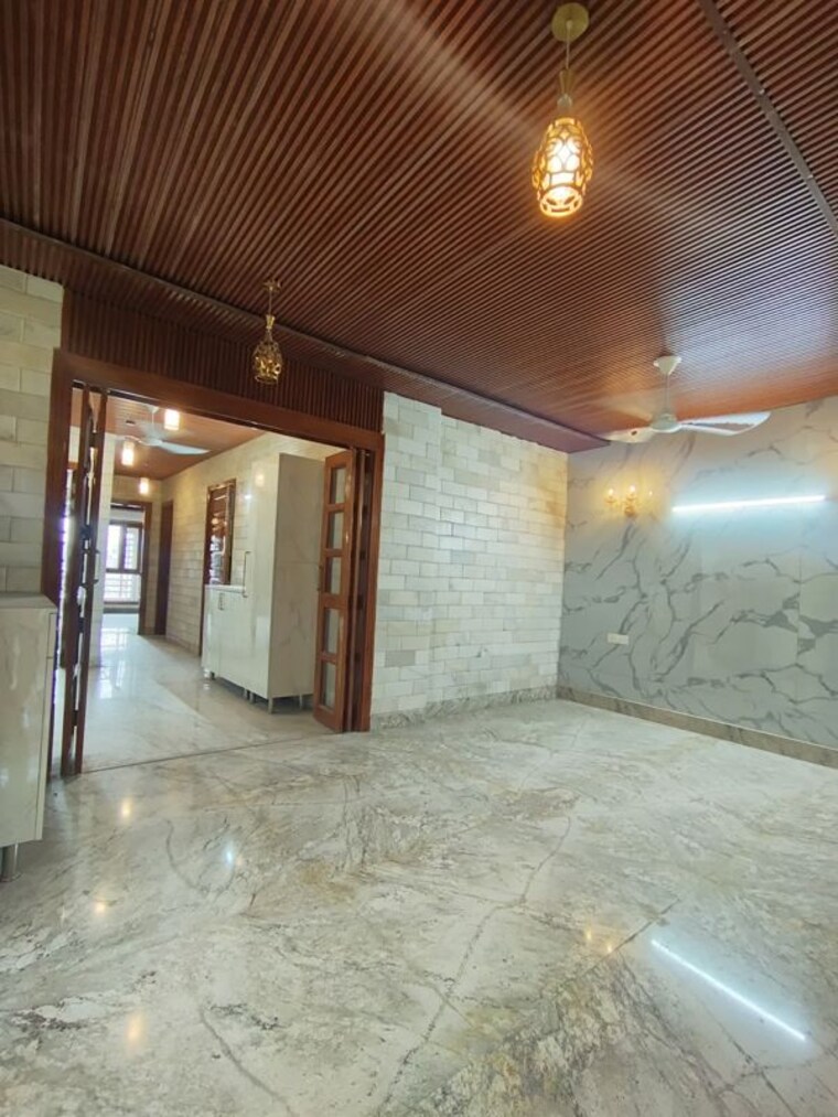 Room, sukhdev vihar 4 Bedroom 300 Sq.Ft. Builder Floor In Sukhdev Vihar Delhi 10431455