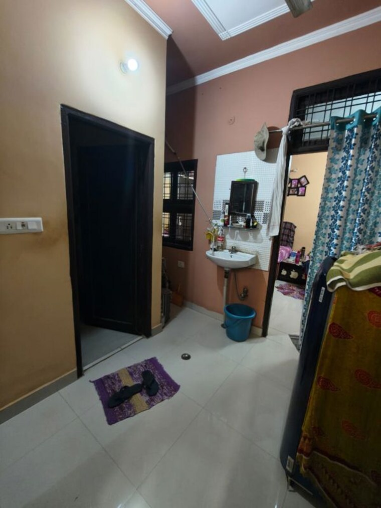 Living Room, sector 22 2 Bedroom 1000 Sq.Ft. Builder Floor In Sector 22 Gurgaon 10431474