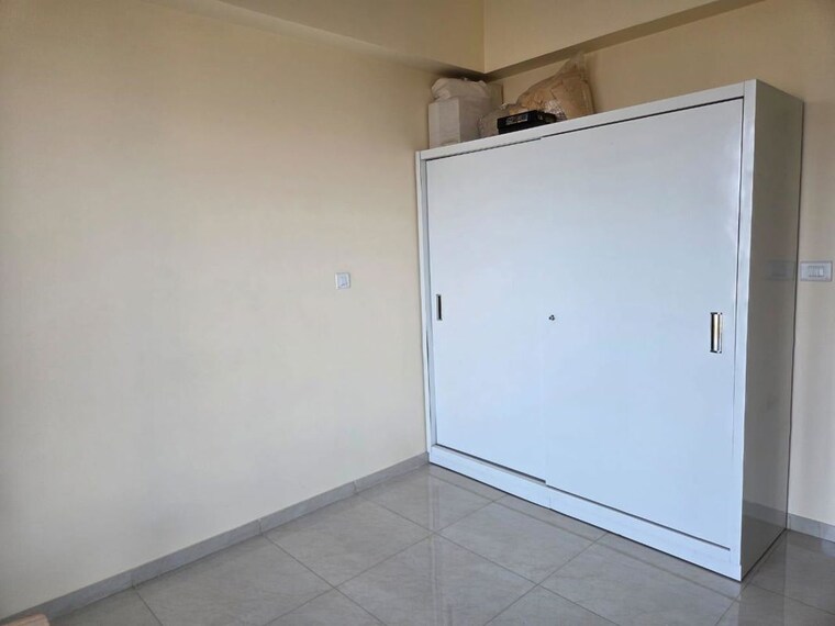 Room, lnt-crescent-bay-t3 2 Bedroom 1100 Sq.Mt. Apartment In Parel Mumbai 10429156