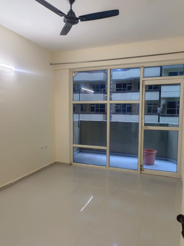 2 BHK 800 Sq.Ft. Apartment in Pyramid Square 67A