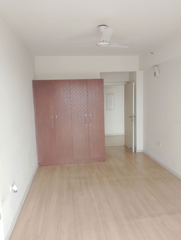 Room, dlf-the-skycourt 3 Bedroom 1590 Sq.Ft. Apartment In Sector 86 Gurgaon 10431477