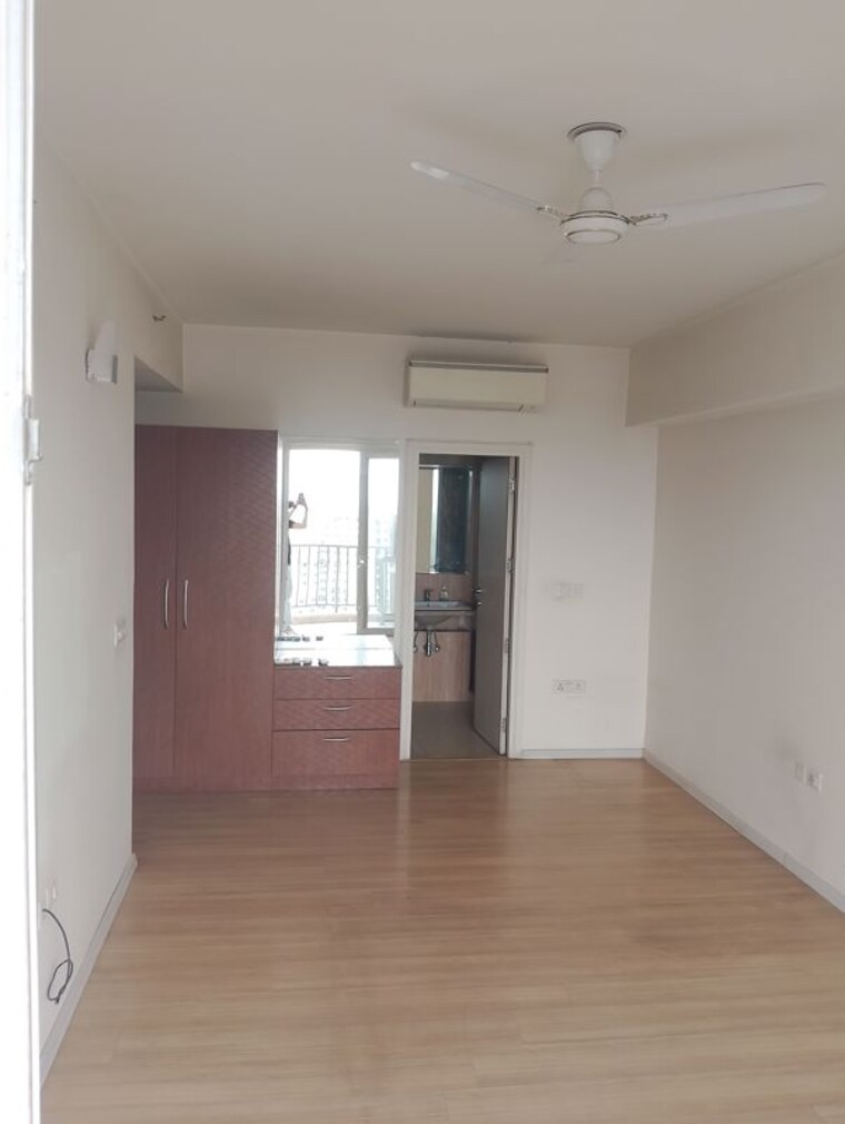 Room, dlf-the-skycourt 3 Bedroom 1590 Sq.Ft. Apartment In Sector 86 Gurgaon 10431477