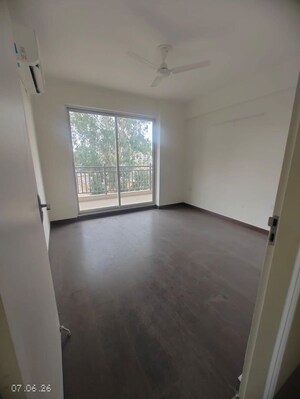 Room in 4 BHK Apartment at Bestech Park View Altura, Sector 79 – for Rent