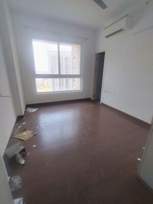 Room in 3 BHK Apartment at Mapsko Mount Ville, Sector 79 – for Rent