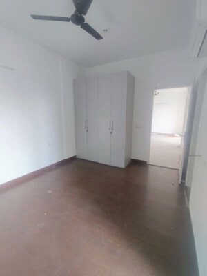 Room in 3 BHK Apartment at Mapsko Mount Ville, Sector 79 – for Rent