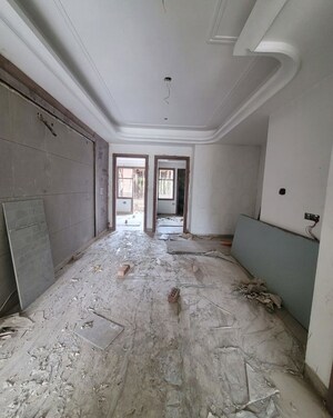 Room in 3 BHK Builder Floor at Green Fields Colony – for Sale