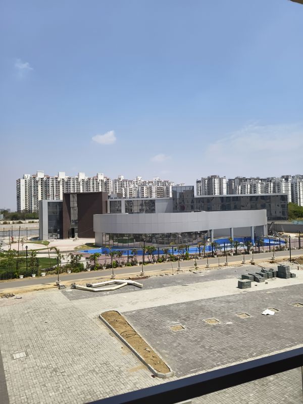 3 BHK + Basement 1300 Sq.Ft. Apartment in Signature Global City