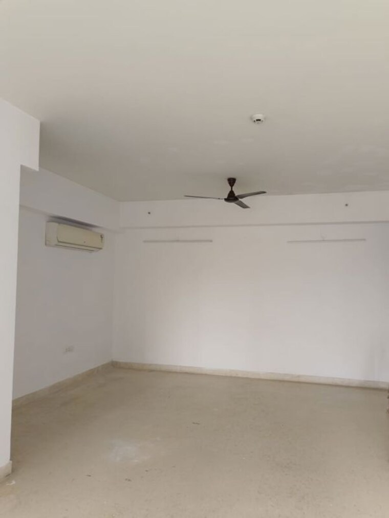 Living Room, dlf-regal-gardens 3 Bedroom 1750 Sq.Ft. Apartment In Sector 90 Gurgaon 10431505