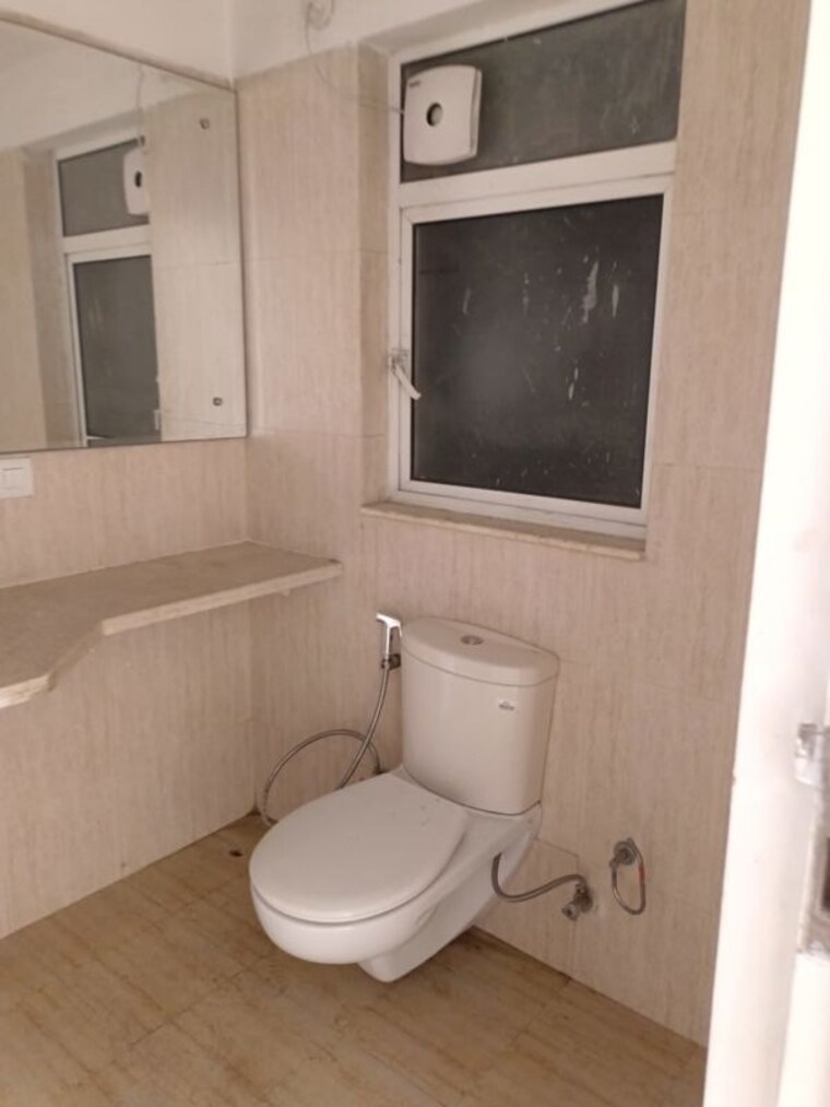 Bathroom, dlf-regal-gardens 3 Bedroom 1750 Sq.Ft. Apartment In Sector 90 Gurgaon 10431505