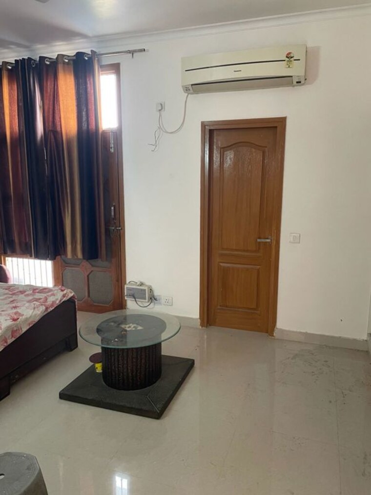 Living Room, ansal-api-palm-floors 3.5 Bedroom 3200 Sq.Ft. Villa In Sushant Golf City Lucknow 10431554