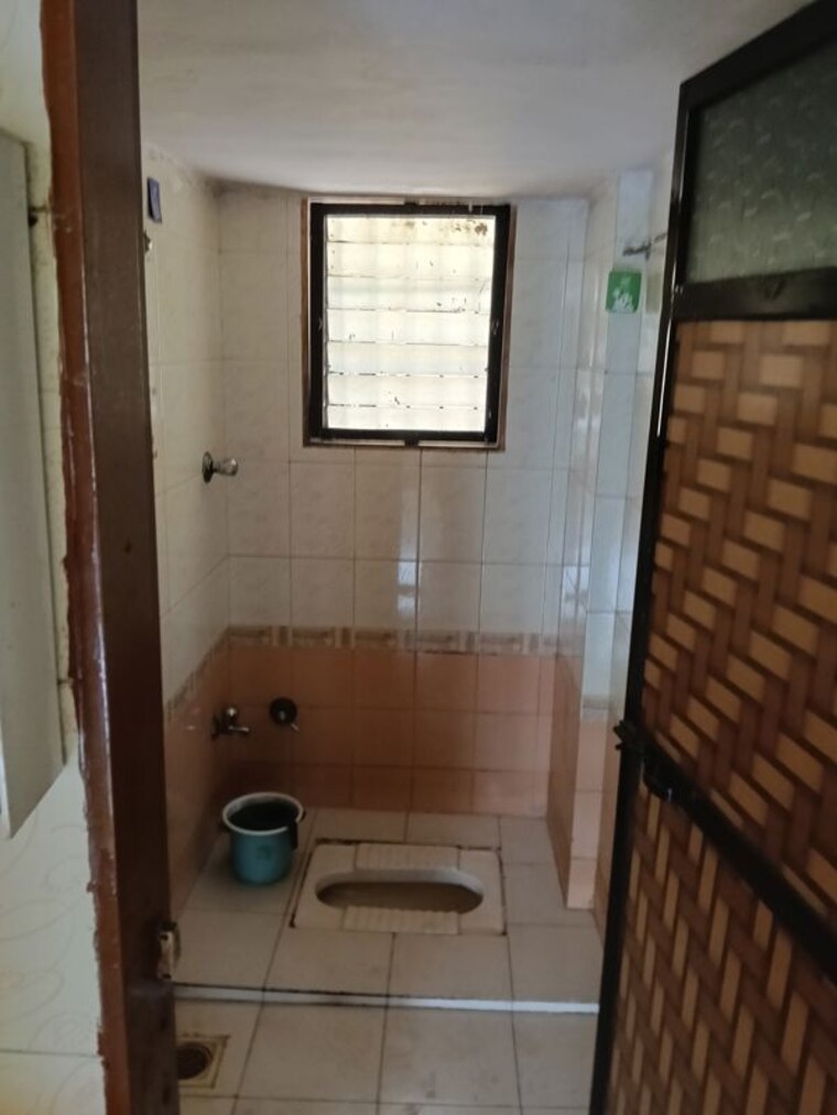 Bathroom, indraprastha-complex-kalyan-west 2 Bedroom 1060 Sq.Ft. Apartment In Kalyan West Thane 10431589